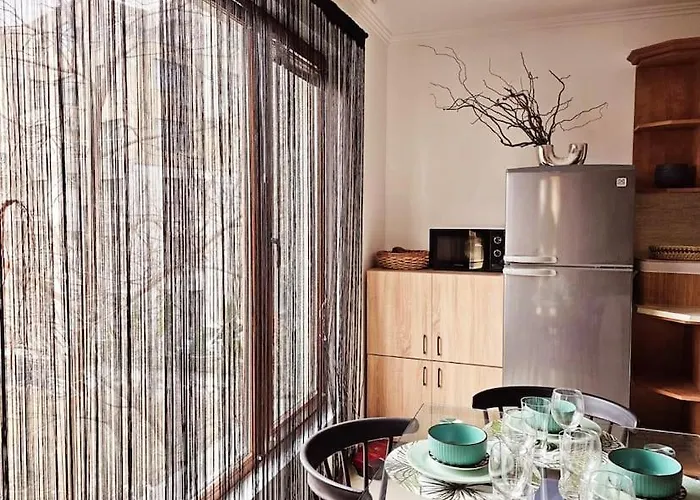 アパート Three-room *