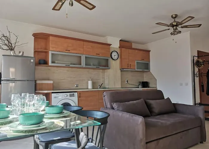 アパート Three-room *