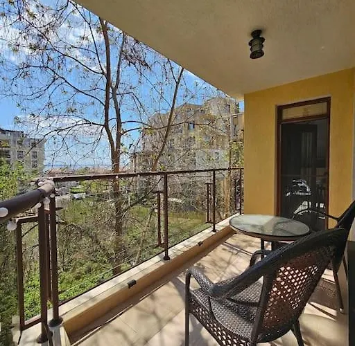 Three-room アパート