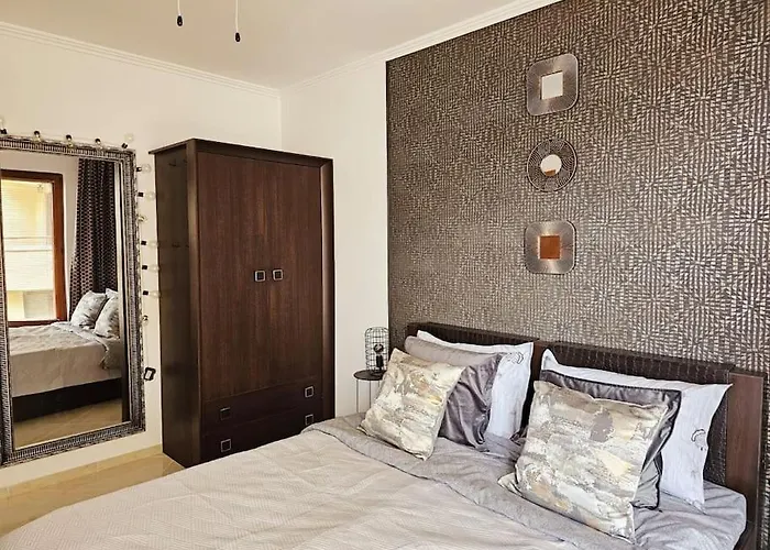 Three-room アパート