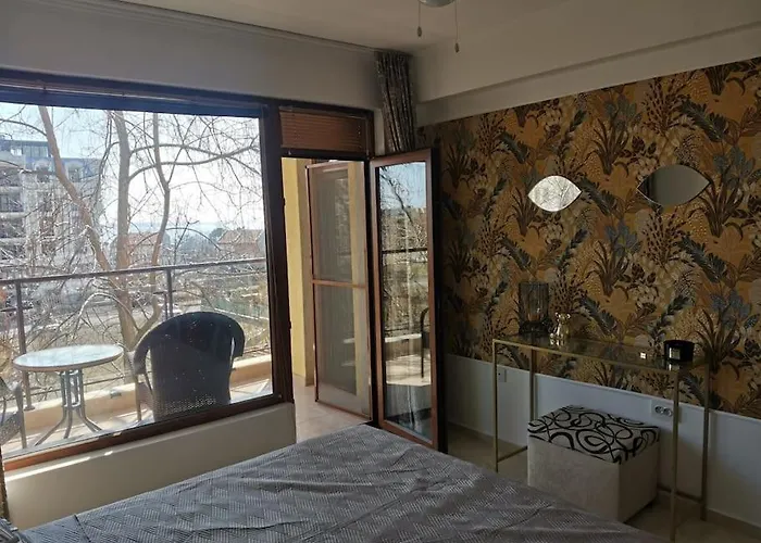 Three-room アパート