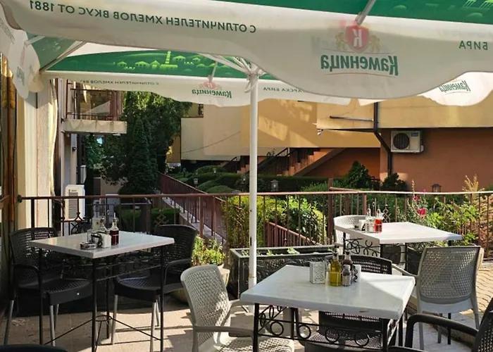 アパート Three-room *